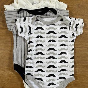 Set of 3 boy's baby bodysuits, one pieces, white grey and black, 1x Rae Dunn